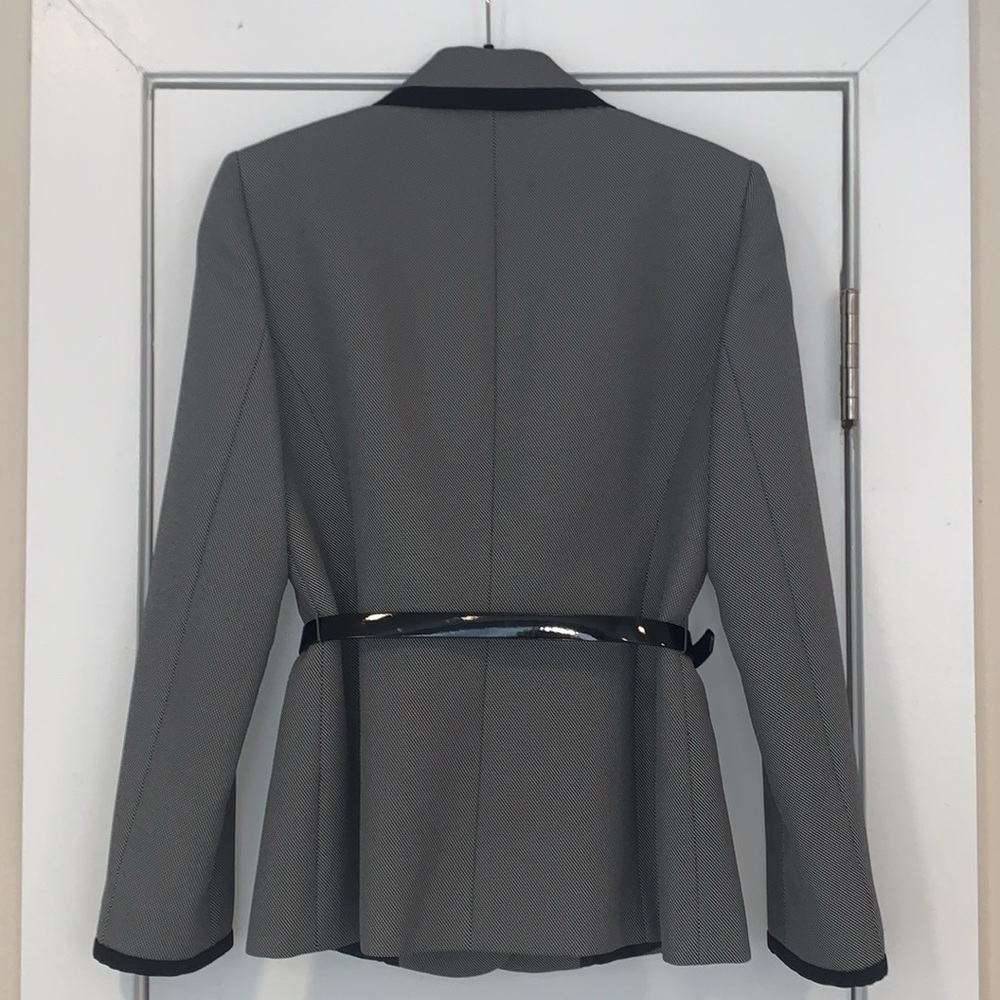 Tahari Arthur S Levine Framed Notch Collar Belted Blazer 6 - Picture 6 of 12